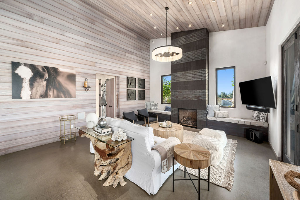 The Vineyard House interior, view 4