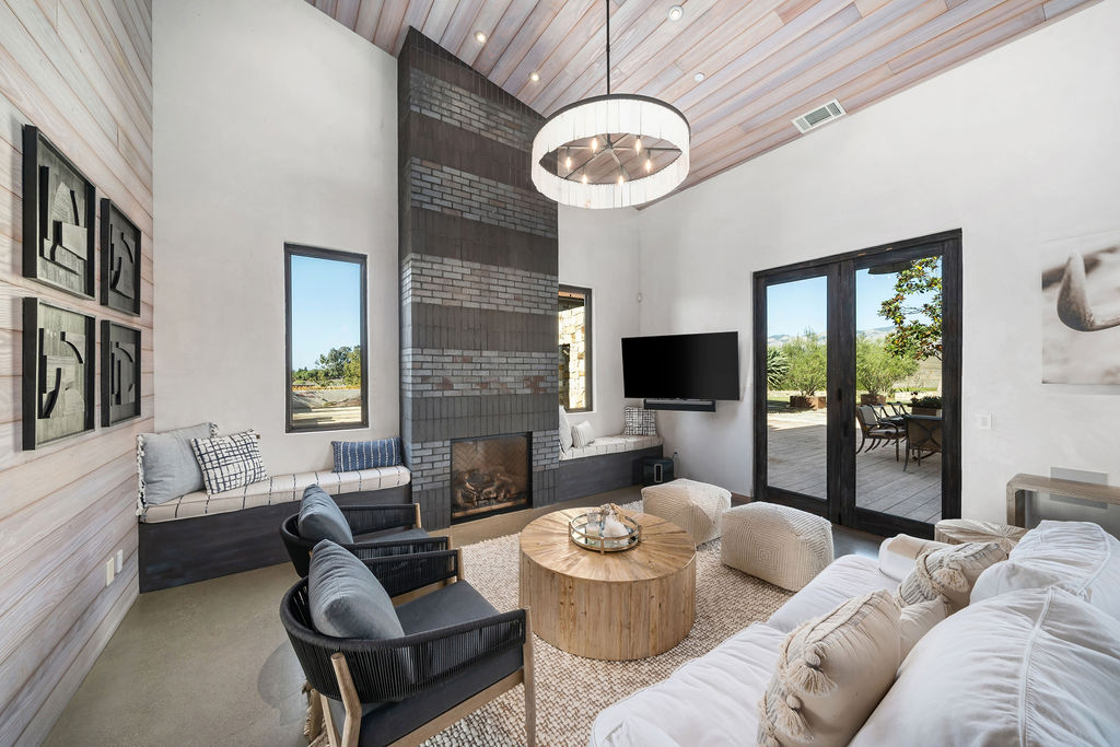 The Vineyard House interior, view 5