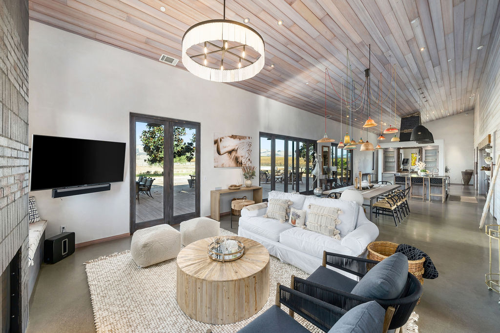 The Vineyard House interior, view 6