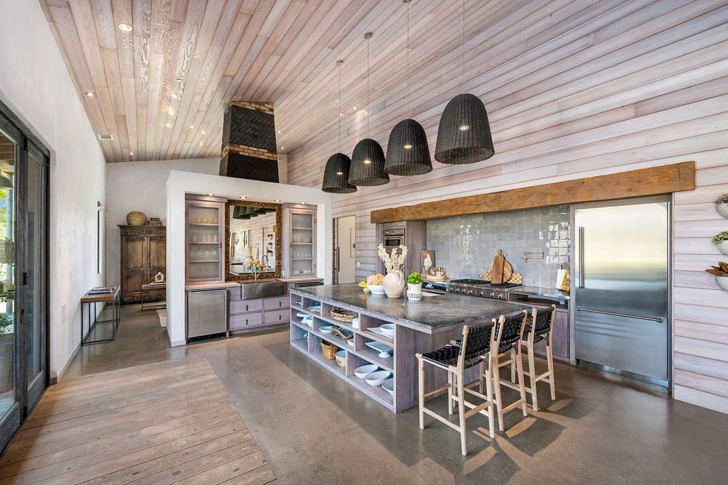 The Vineyard House interior, view 9