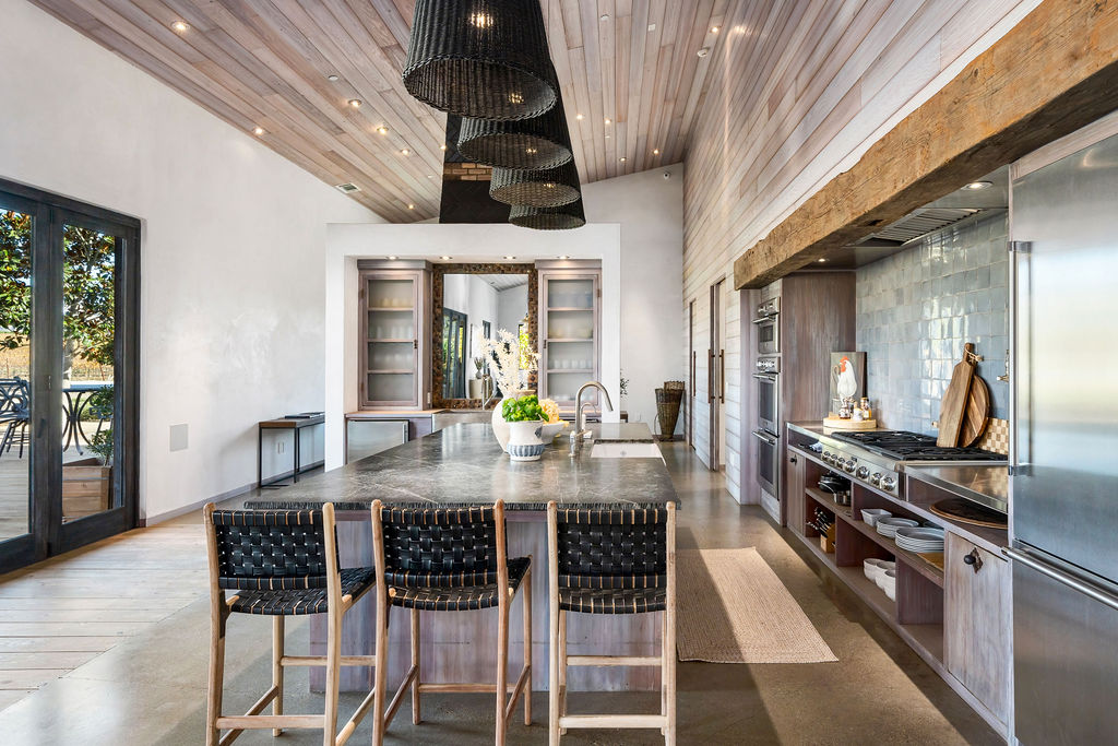 The Vineyard House interior, view 16