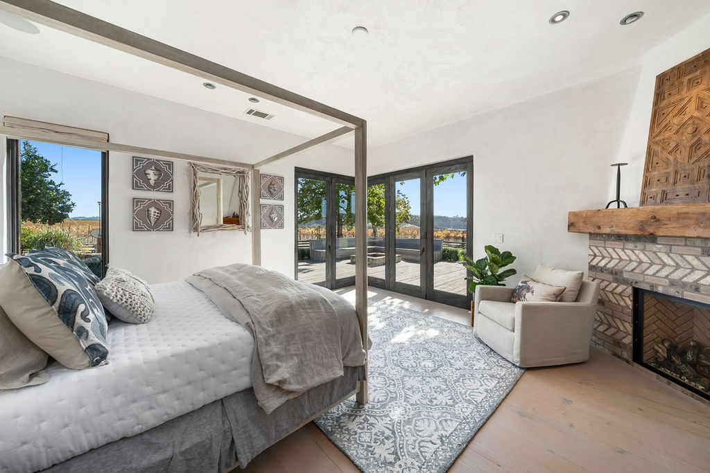The Vineyard House interior, view 20