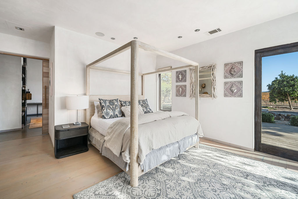 The Vineyard House interior, view 22