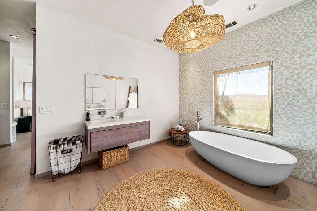 The Vineyard House interior, view 27