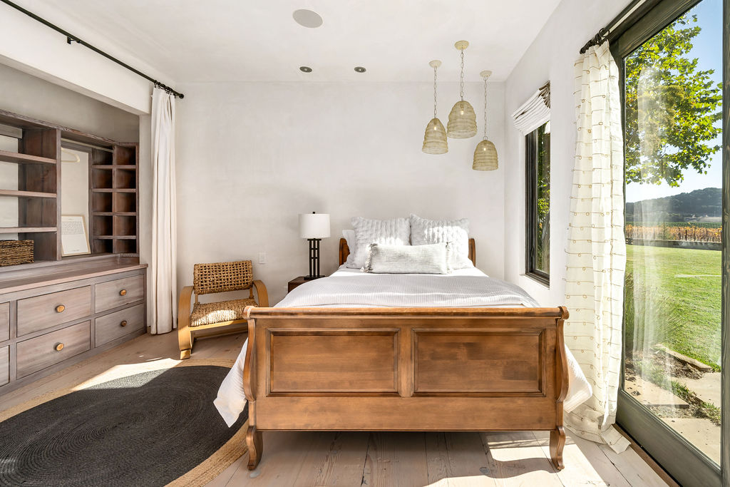 The Vineyard House interior, view 30