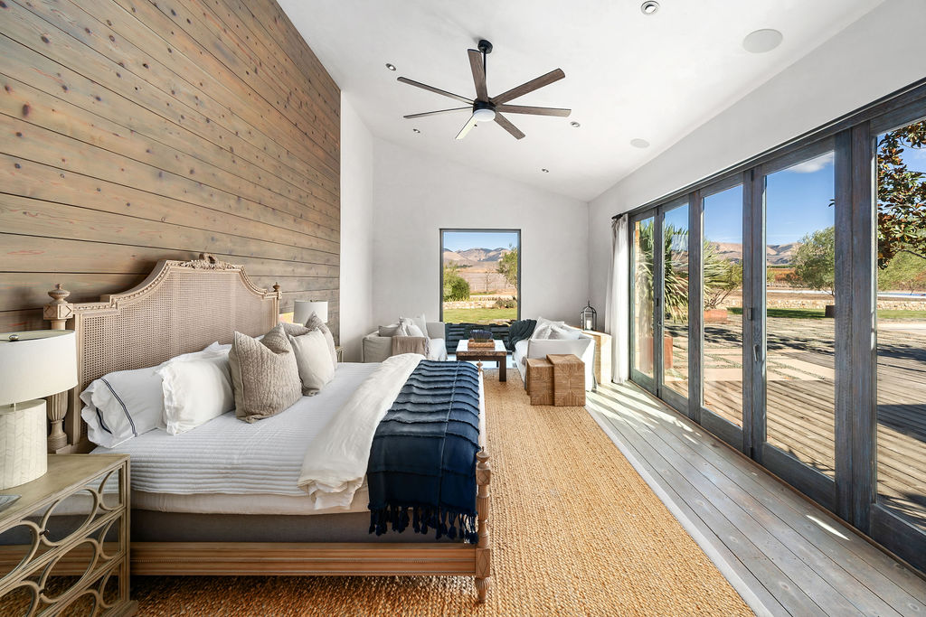 The Vineyard House interior, view 40