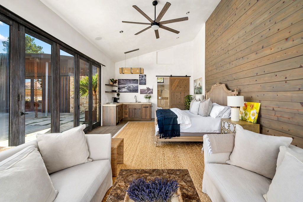 The Vineyard House interior, view 43