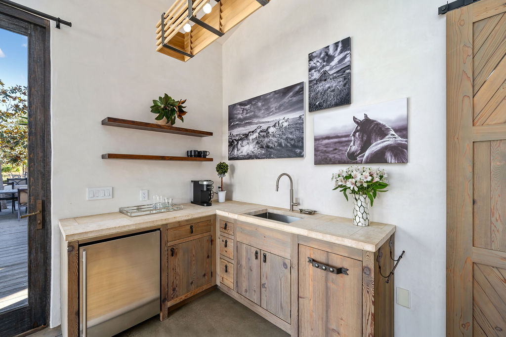 The Vineyard House interior, view 44