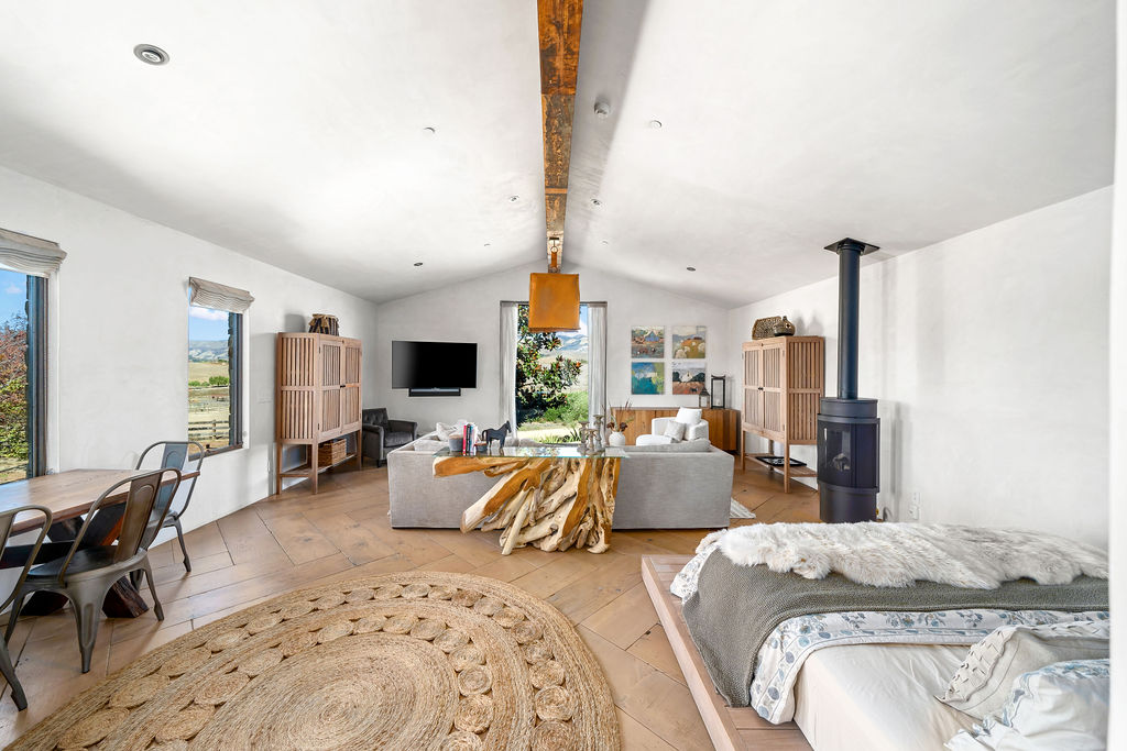 The Vineyard House interior, view 46