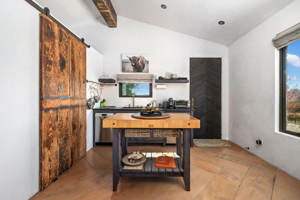 The Vineyard House interior, view 52