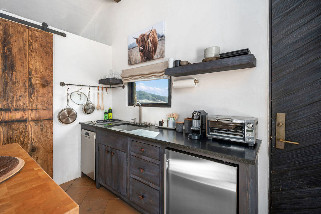 The Vineyard House interior, view 53