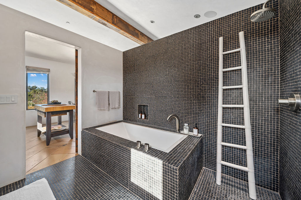 The Vineyard House interior, view 55