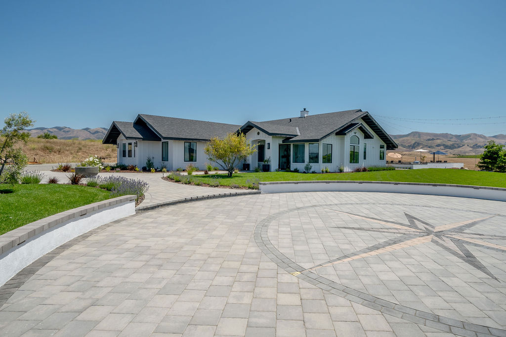 The Villa exterior, view 8